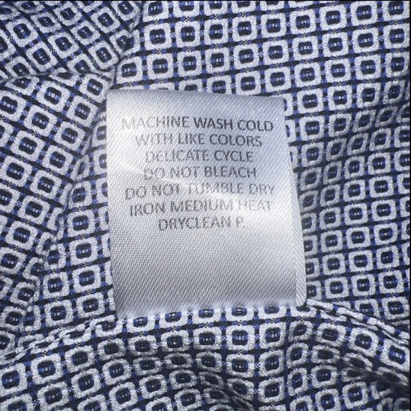 Quieti long sleeve button down shirt. Mens Size XL Blue Texture accent lining - Picture 8 of 9